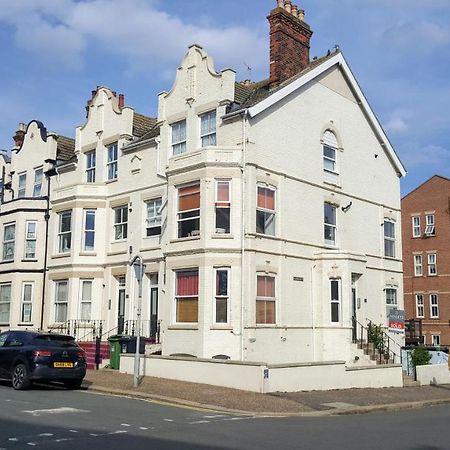 The Little Flat On The Corner Apartment Cromer Exterior photo