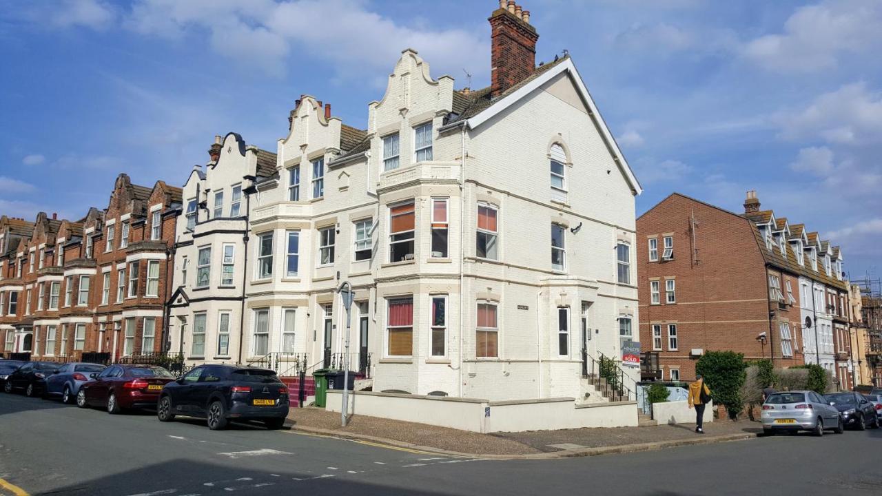 The Little Flat On The Corner Apartment Cromer Exterior photo